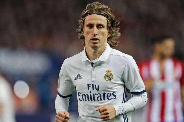 [德甲]飞机落地慕尼黑！雅克松租借加盟拜仁