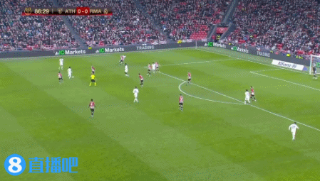 波士顿红袜与坦帕湾光芒在季中发生大规模肢体冲突，球员集体冲入场内